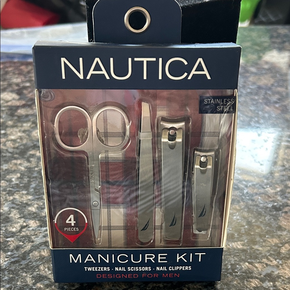NAUTICA  4PC STAINLESS STEEL MANICURE SET FOR MEN NWT